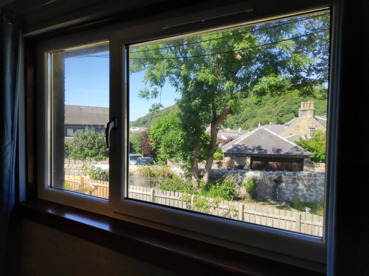 Lovely 2Bd Flat In Picturesque Limekilns Fife Bagian luar foto